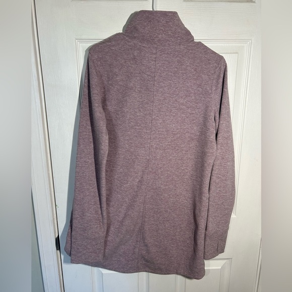 Duluth Trading Company Fleece Pullover. Heather purple. Front pouch, thumb holes - Picture 5 of 10